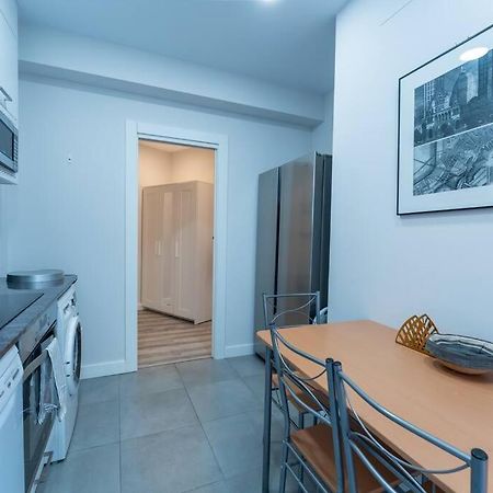 Valdecilla Center Apartment Сантандер Екстериор снимка
