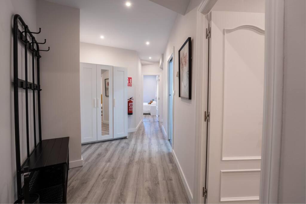Valdecilla Center Apartment Сантандер Екстериор снимка